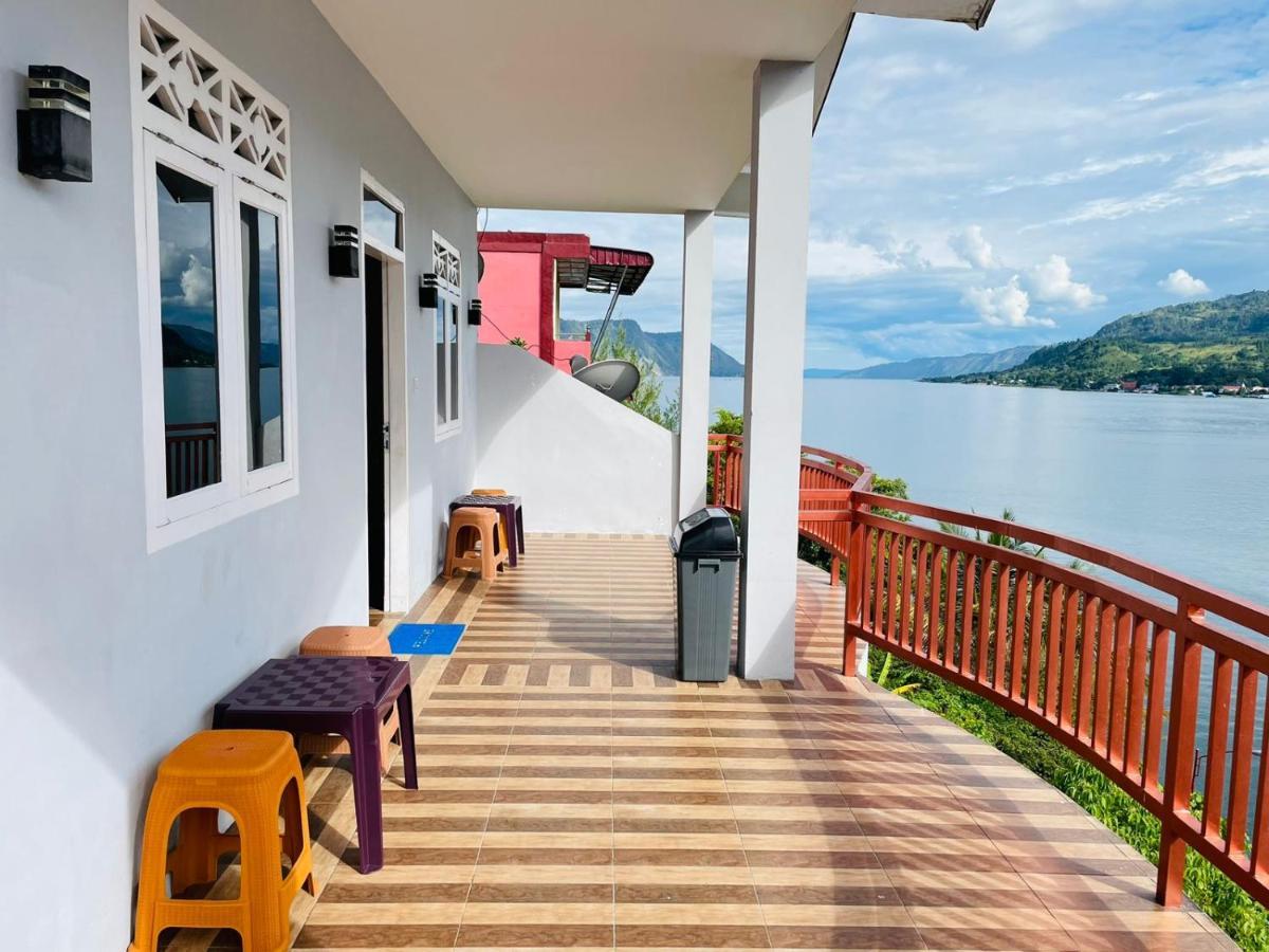 Vandu'S View Guest House & Restaurant Tuk Tuk Exterior photo