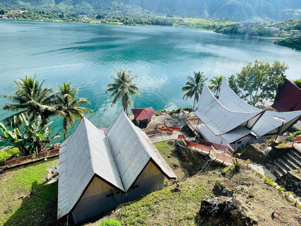 Vandu'S View Guest House & Restaurant Tuk Tuk Exterior photo